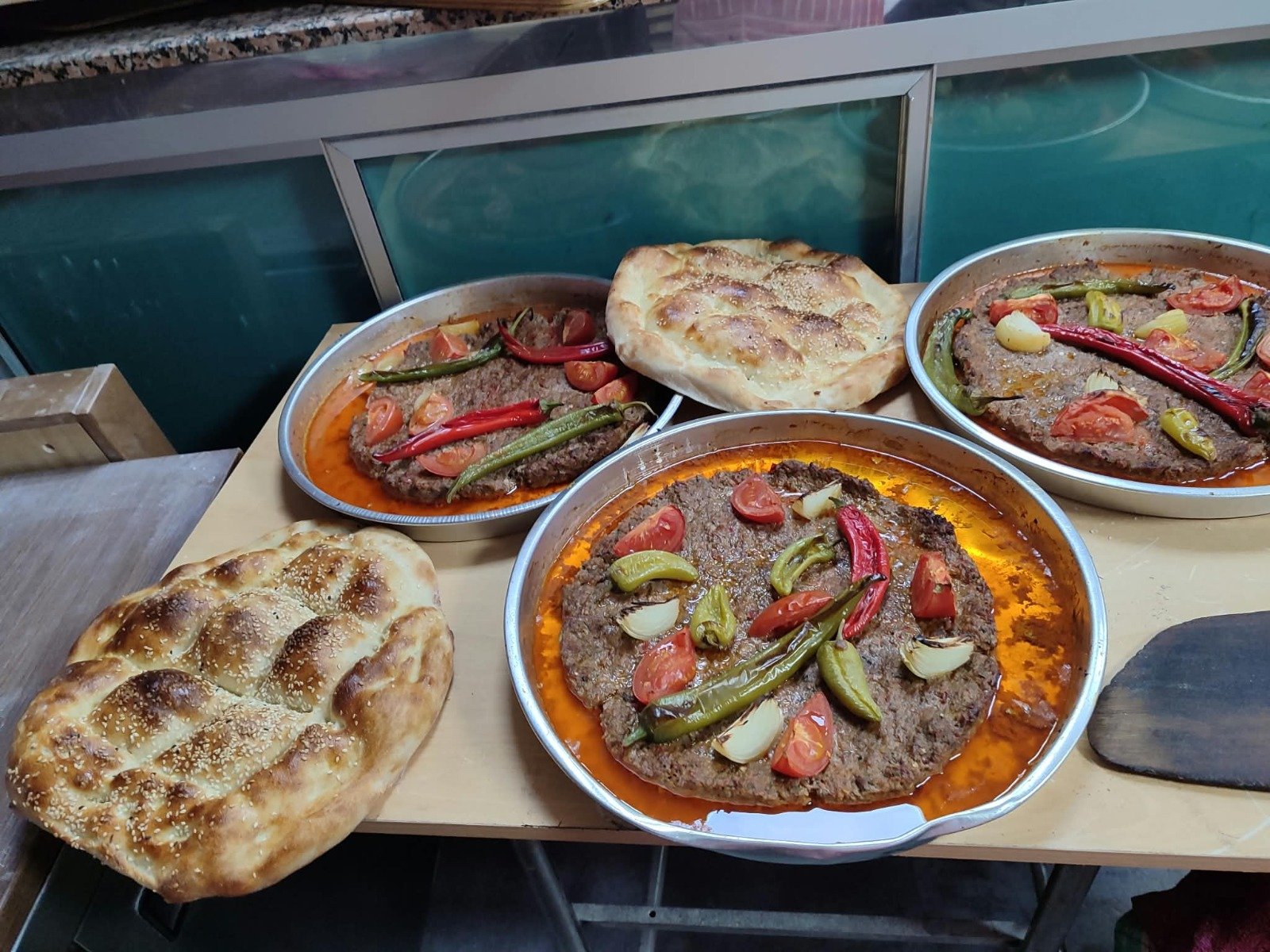 Tray Kebab with Pide